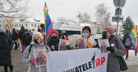 Pierwsza rozprawa o Matkę Boską w tęczowej aureoli. Margot wśród aktywistów