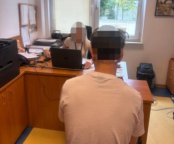 "Zamówili jedzenie  i zaatakowali dostawcę. Dwóch 18-latków z zarzutami rozboju".