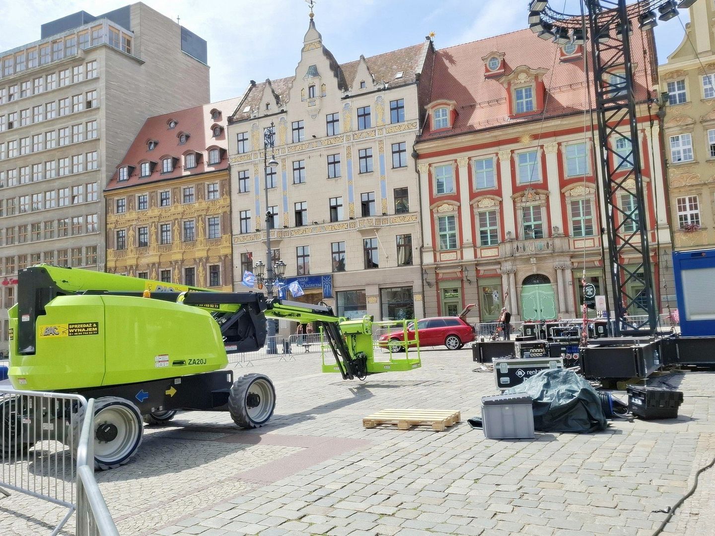 W centrum Wrocławia powstaje wielka scena, na której za kilka dni pojawią się takie gwiazdy jak Justyna Steczkowska, Kayah czy Natalia Szroder.