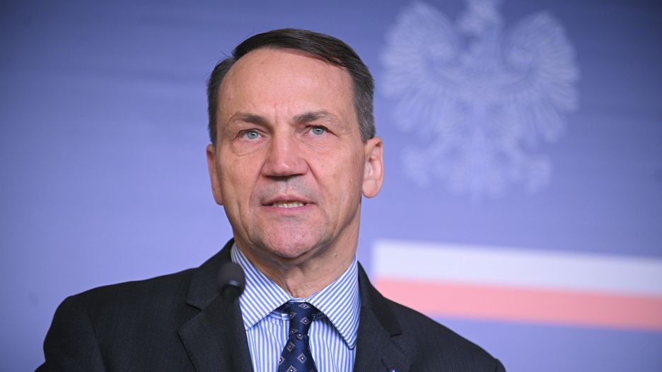 Warszawa, 10.10.2024. Minister spraw zagranicznych Radosław Sikorski podczas konferencji prasowej w siedzibie MSZ w Warszawie, 10 bm. (jm) PAP/Marcin Obara