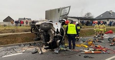 Mazowieckie. Tragiczne zdarzenie na drodze koło Szydłowca. Zginęli ludzie