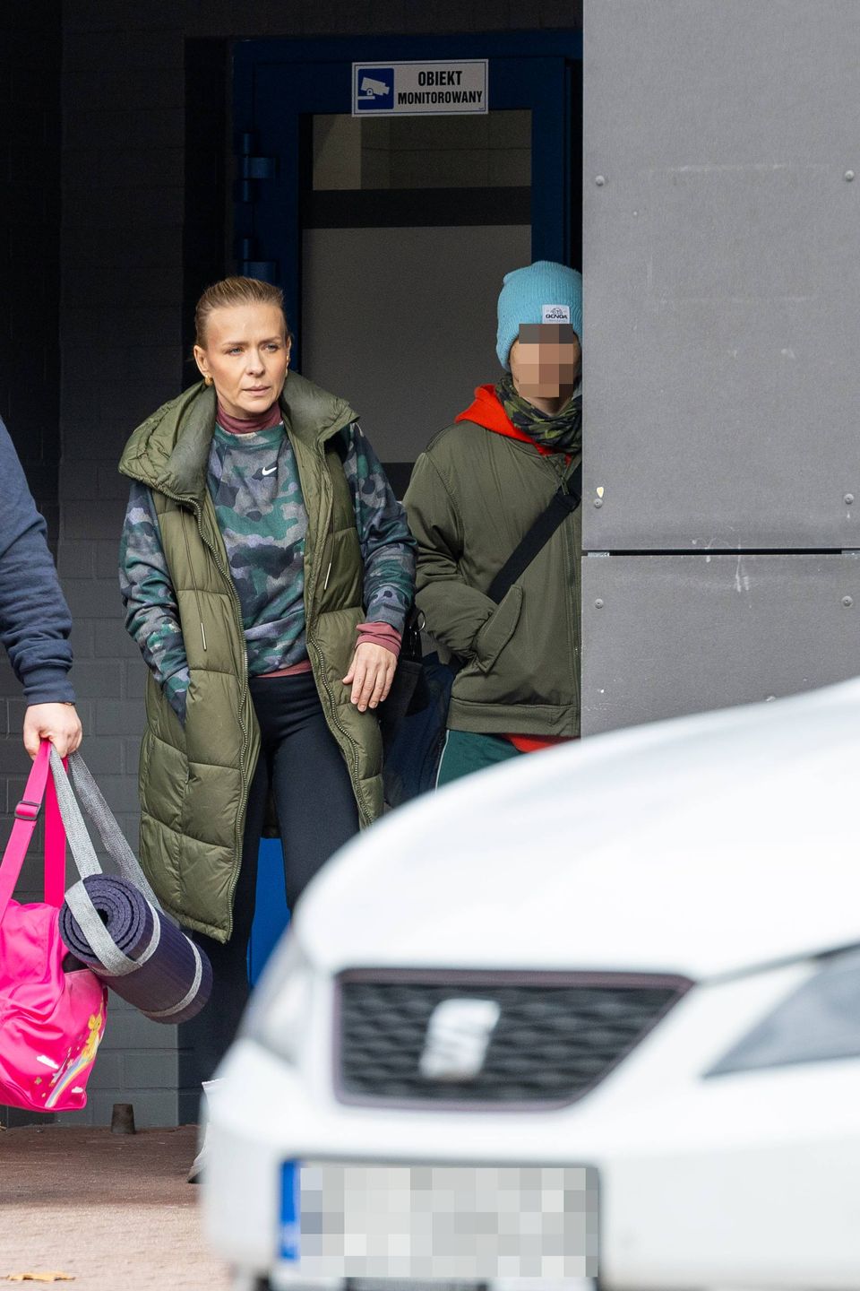 Aneta Zając wybrała się z synami na lodowisko