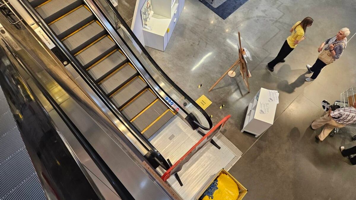 Awaria ruchomych schodów w sklepie IKEA Lublin