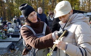 Grudziądz: Odwiedzający cmentarz chętnie wspierają zbiórkę