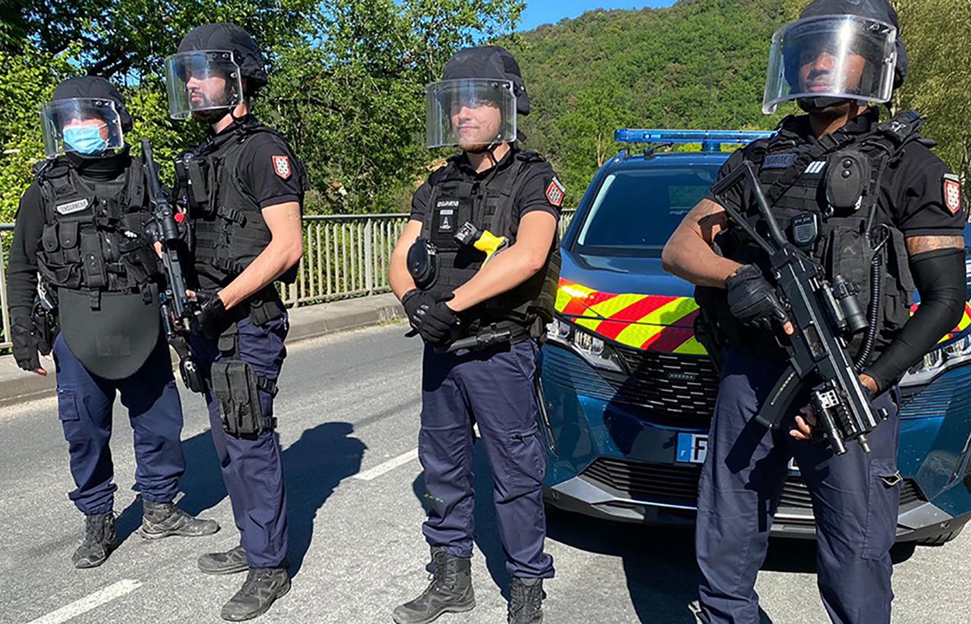 Policja poszukuje uzbrojonego mężczyzny