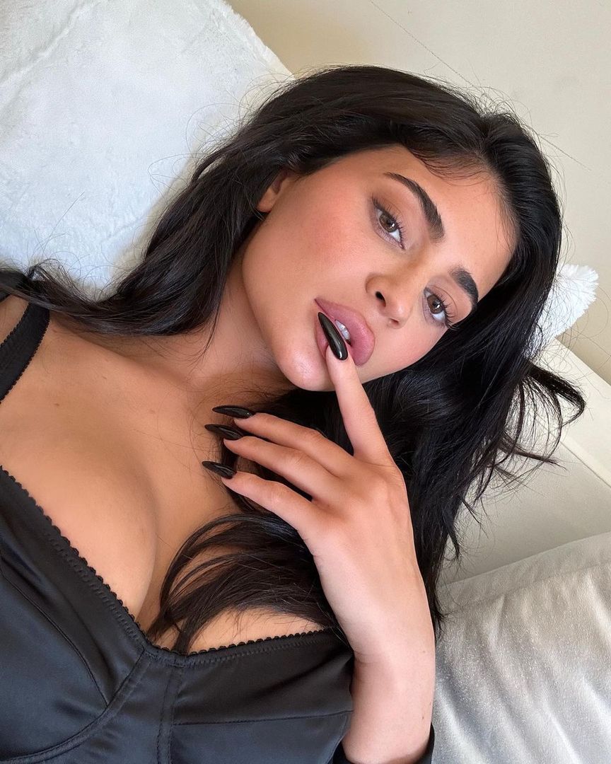Kylie Jenner kiedyś chwaliła się takimi paznokciami 