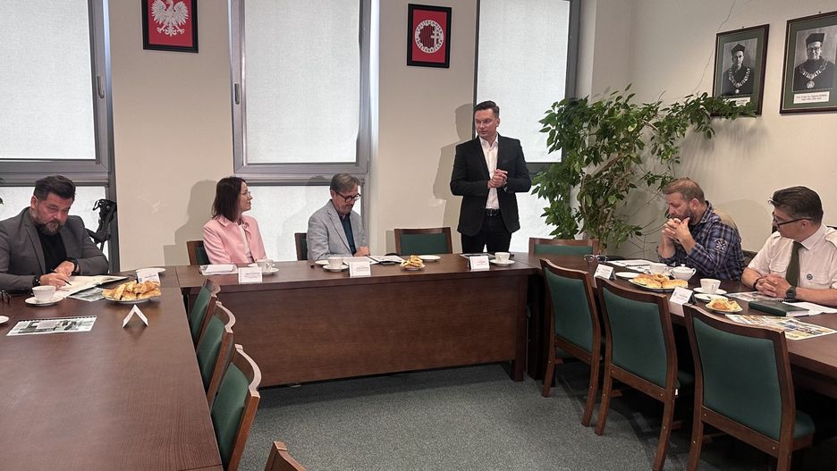 Na zdjęciu od lewej: Paweł Kowalczyk, Agnieszka Cienciała, Tomasz Kozłowski, Kamil Borek, Daniel Czernek, Jan Reklewski, Mariusz Meus