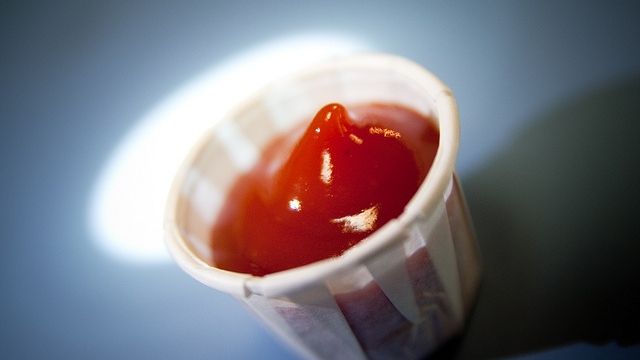 Ketchup powinien mieć prosty skład z dużą zawartością pomidorów