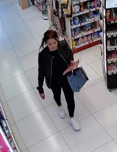 Policja próbuje ustalić tożsamość osób ze zdjęć.