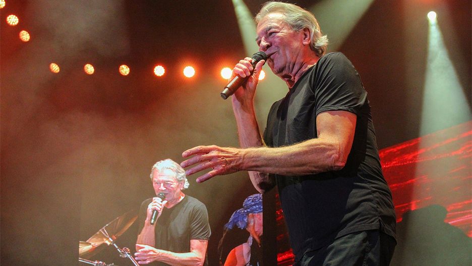 Ian Gillan wokalista Deep Purple podczas koncertu w Łodzi