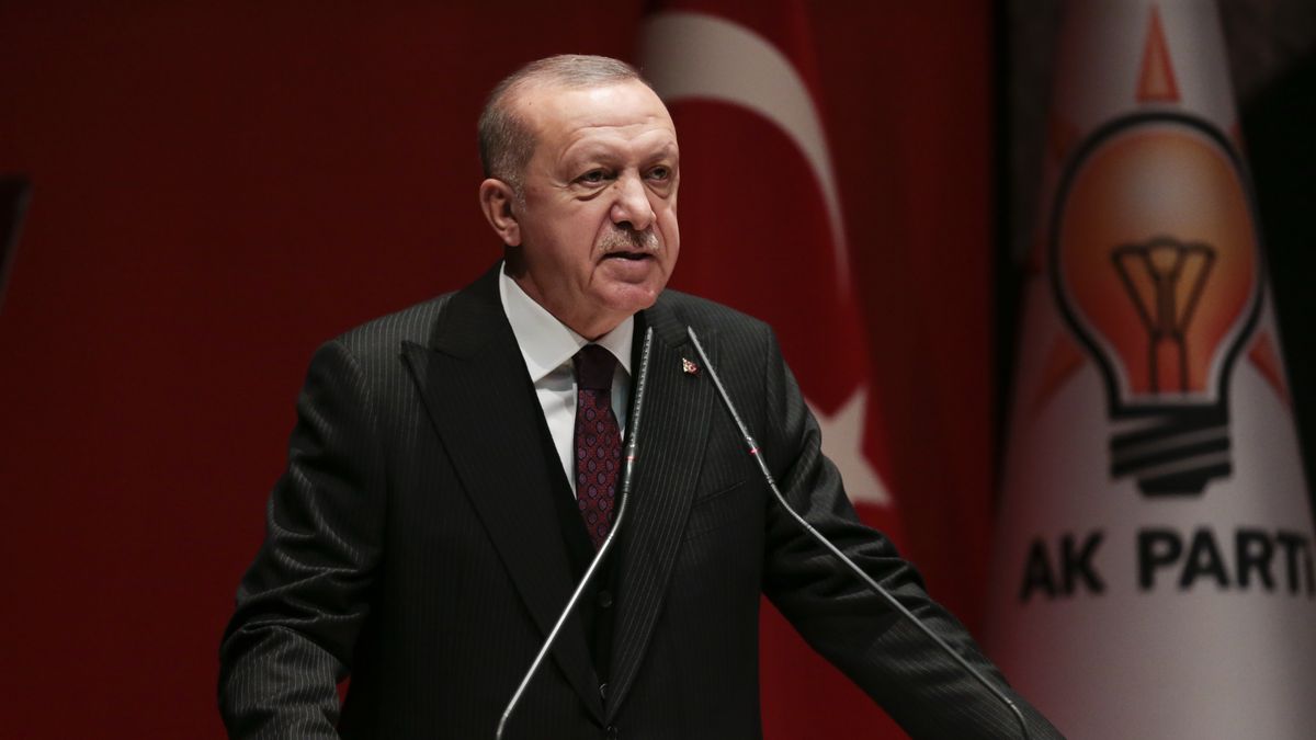 ANKARA, TURKEY - JANUARY 31: Turkish President and Leader of Turkey's ruling Justice and Development (AK) Party Recep Tayyip Erdogan delivers a speech during the extended meeting with provincial heads at the AK Party headquarters in Ankara, Turkey on January 31, 2020. (Photo by Metin Aktas/Anadolu Agency via Getty Images)