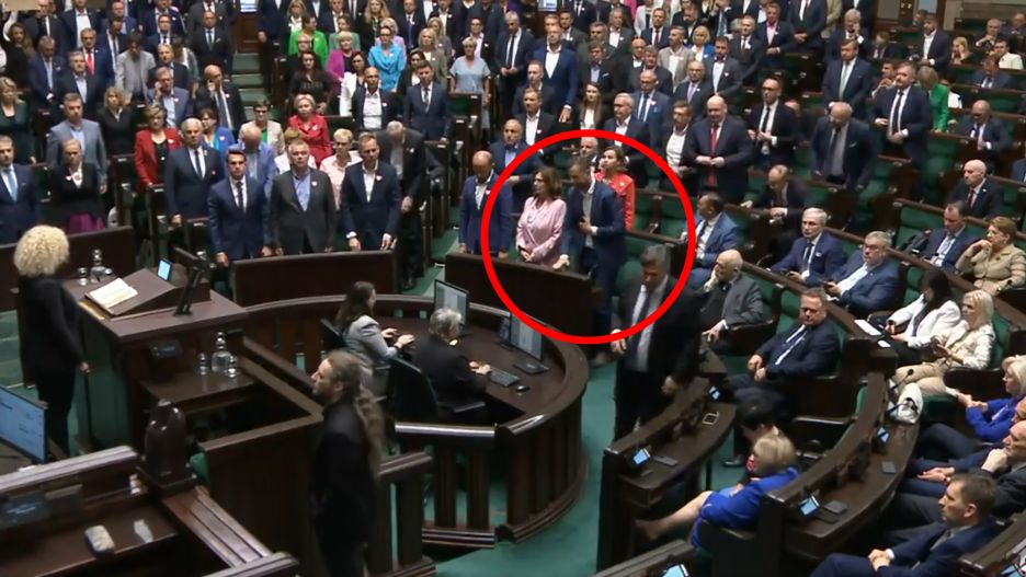 Władysław Kosiniak-Kamysz wstał na zaledwie dwie sekundy