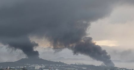 Zamieszki po decyzji Paryża. Zginęły 4 osoby, ogłoszono stan wyjątkowy
