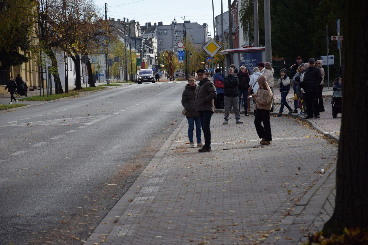 Parada autobusowa przejechała przez miasto z okazji 200-lecia Zduńskiej Woli