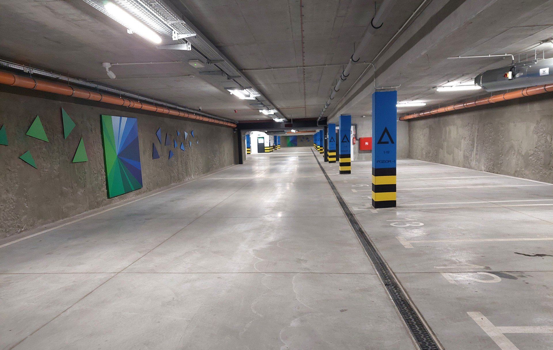 Czy ceny odstraszają kierowców? Nowy parkingowiec w Szczecinie świeci pustkami