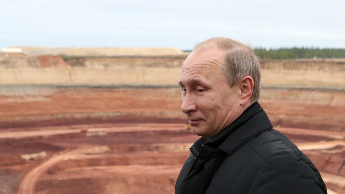 Russian President Vladimir Putin Visits Verkhotina Diamond FieldVERKHOTINA, RUSSIA -JUNE 9: Russian President Vladimir Putin stands at the Grib deposit diamond mine, also known as Verkhotina, that is owned by Lukoil, June 9, 2014 in Mezen district, 130 km. north-east of Arkhangelsk, Russia. Russian President Vladimir Putin is is on a one-day trip  to Arkhangelsk region to visit the diamond field.  (Photo by Sasha Mordovets/Getty Images)Sasha Mordovets