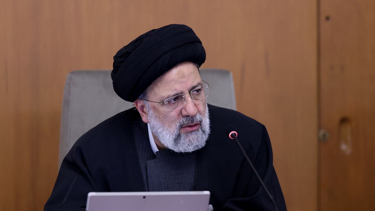 TEHRAN, IRAN - JANUARY 19: (----EDITORIAL USE ONLY - MANDATORY CREDIT - 'IRANIAN PRESIDENCY / HANDOUT' - NO MARKETING NO ADVERTISING CAMPAIGNS - DISTRIBUTED AS A SERVICE TO CLIENTS----) Iranian President Ebrahim Raisi speaks during cabinet meeting in Tehran, Iran on January 19, 2023. (Photo by Iranian Presidency / Handout/Anadolu Agency via Getty Images)