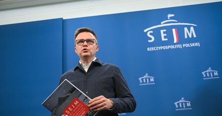 Hołownia wyjechał do USA. Przesłuchania na razie nie będzie