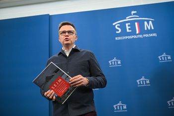 Hołownia wyjechał do USA. Przesłuchania na razie nie będzie