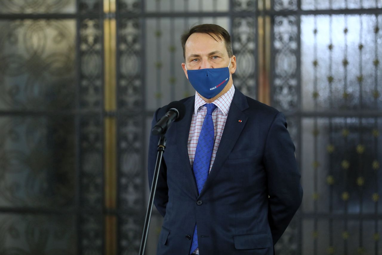 Radosław Sikorski o Mariuszu Błaszczaku. "Nie wypada tak demagogicznie kłamać"