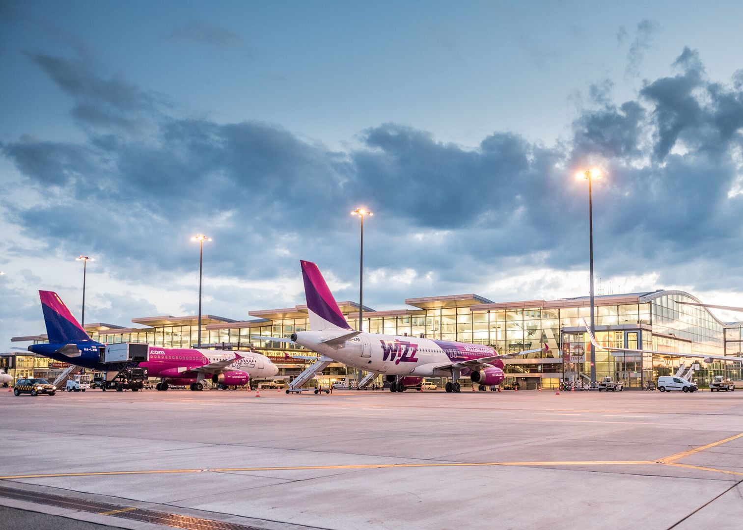 Wizz Air odwołuje loty z Polski. Powodem niski poziom zaszczepienia