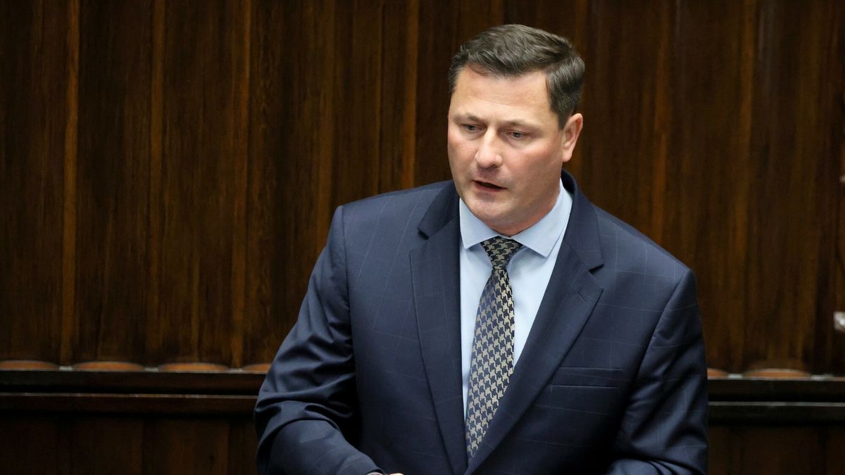 Krzysztof Paszyk, minister rozwoju i technologii