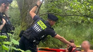 Świecie: Kontrola trzeźwości kajakarzy. Policjanci ustawili się na brzegu z alkomatem. Wspólna akcja z WOPR