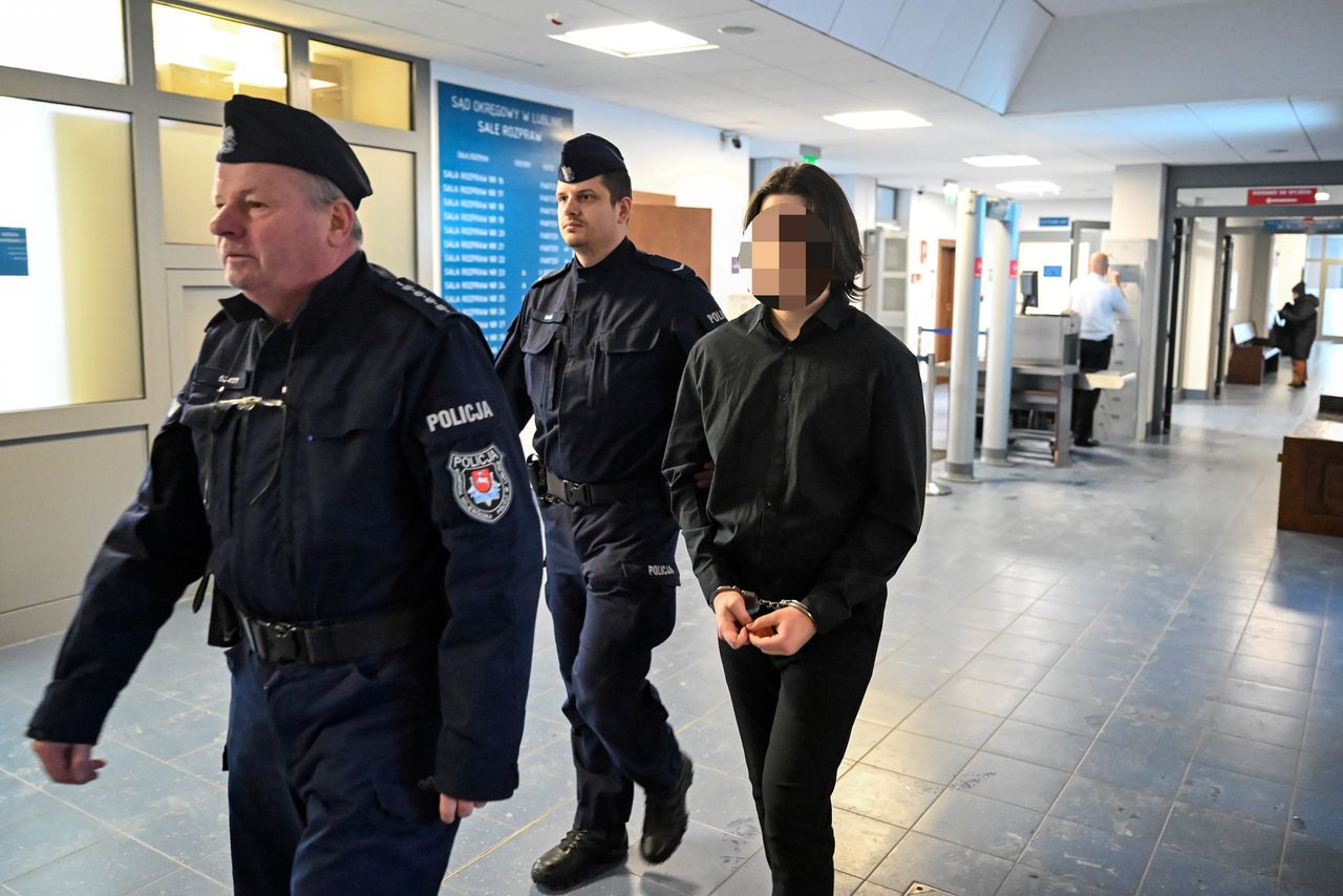 Wiózł 10 pasażerów osobówką. Doszło do tragedii. Szymon Cz. skazany