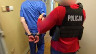 Pojemniki przy przyłączu gazowym. Trop prowadził do byłego pracownika