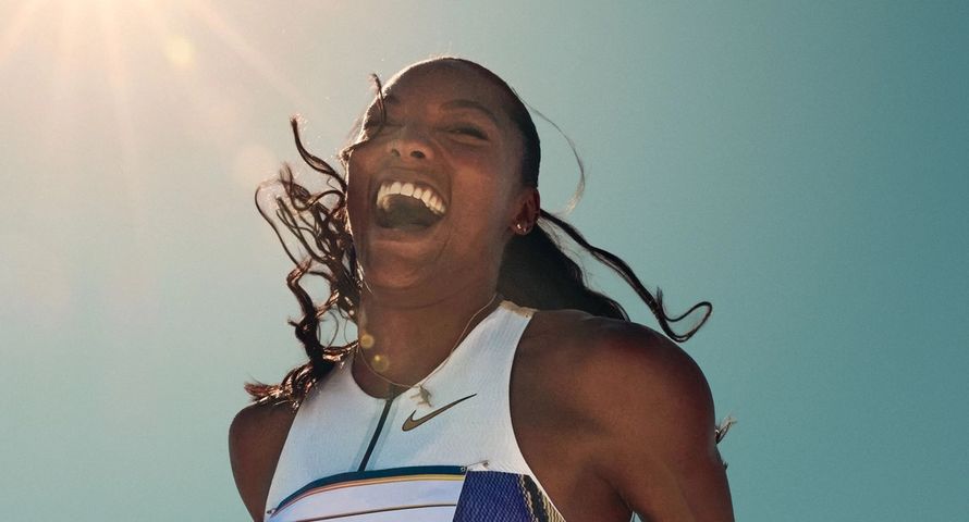 Nike modyfikuje swoje słynne hasło. LeBron James i inni w nowej kampanii