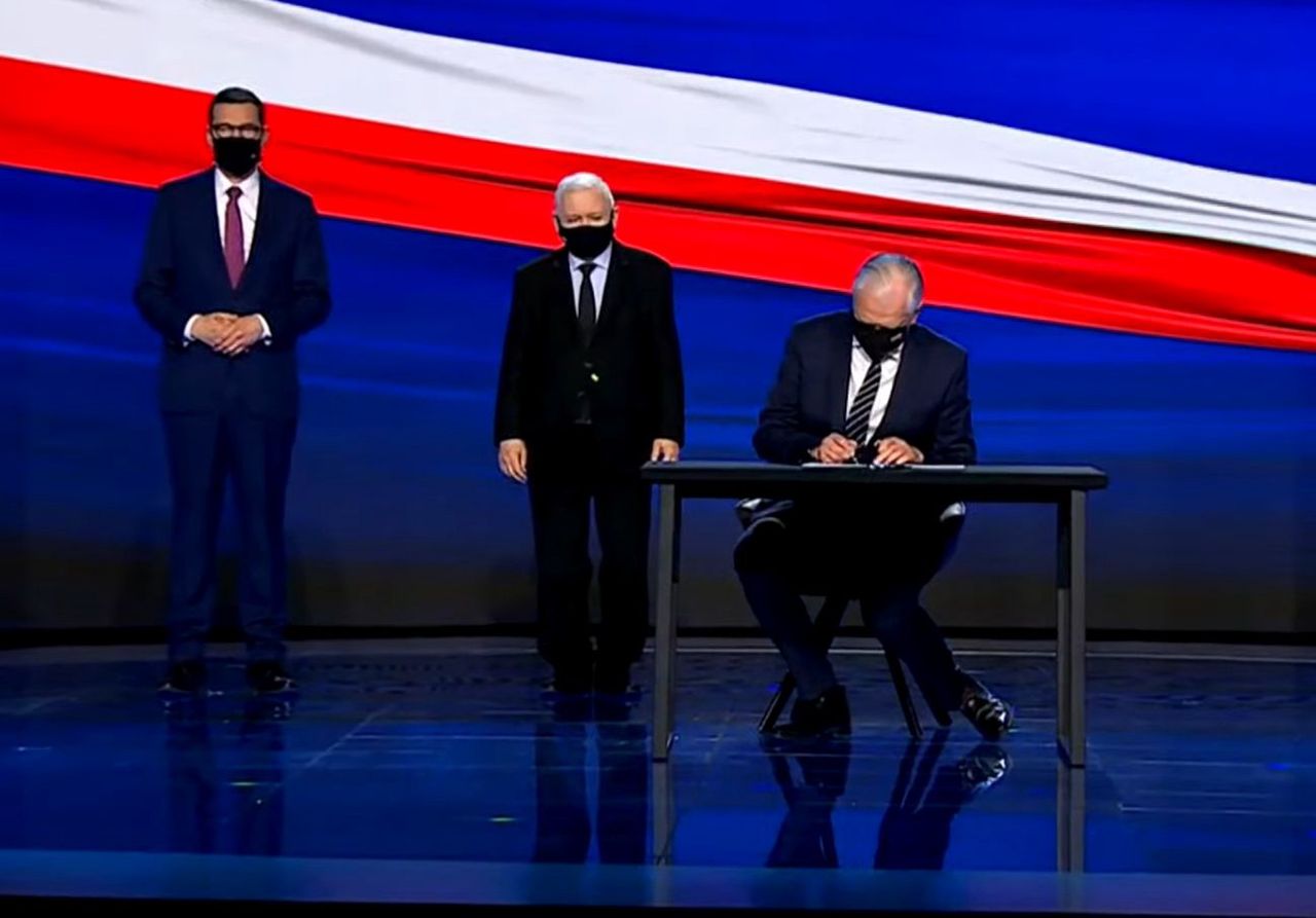 Polski (nie)Ład mieszkaniowy. Rząd w trakcie konferencji żonglował kwotami dopłat dla rodzin