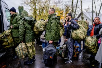 Rosjanie uciekający przed wojną Putina zwiększają inflacje u sąsiadów
