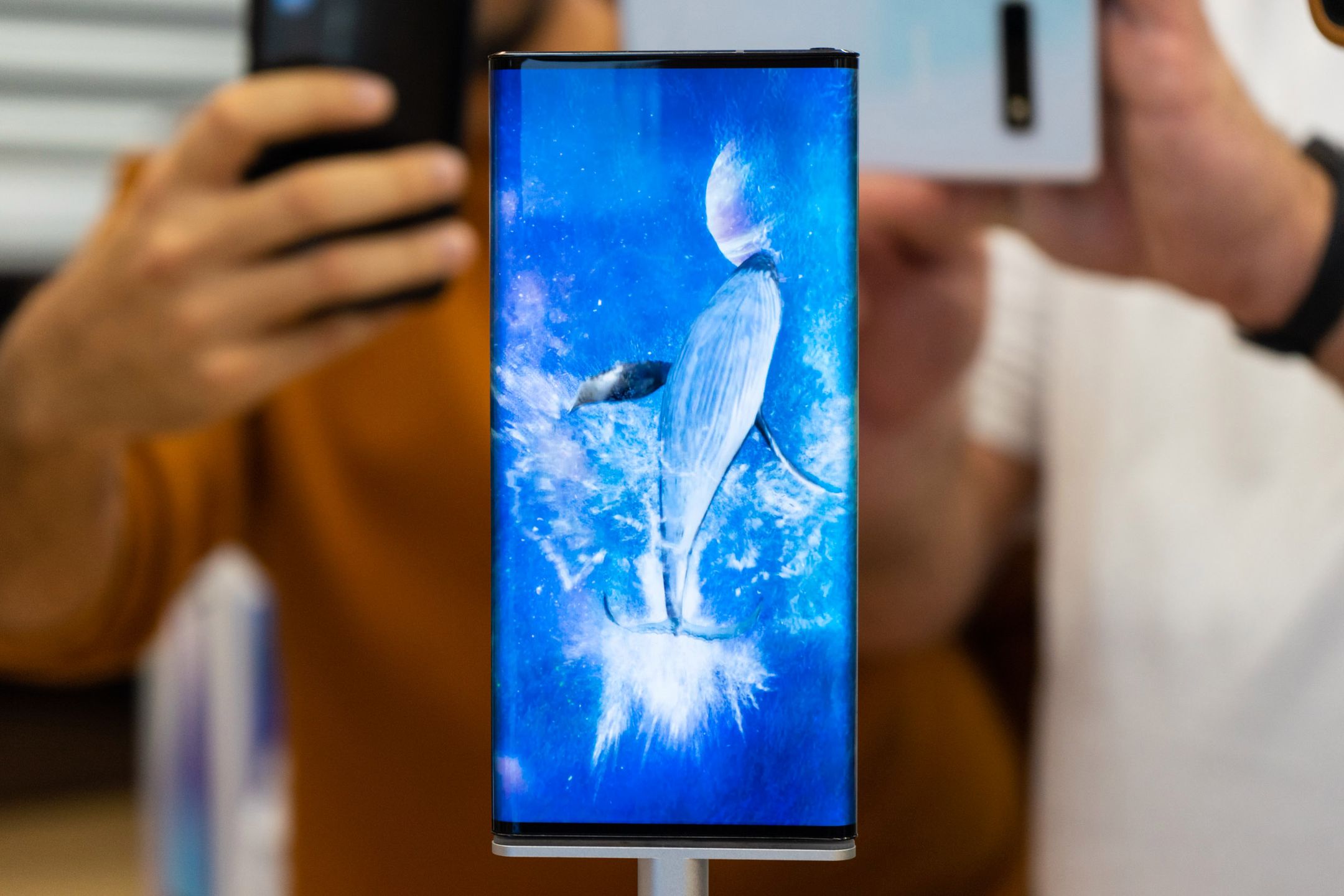 Xiaomi Mi Mix Alpha: telefon rodem z sci-fi pojawił się w Warszawie 6