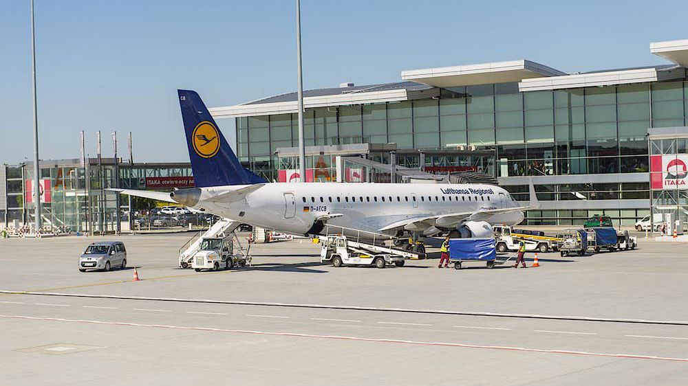 Ryanair linie lotnicze lot samolot lotnisko