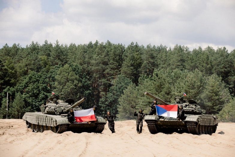 Ukraińscy czołgiści podziękowali Polsce. Druga flaga budzi emocje
