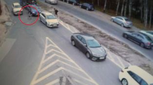 Piaseczno: Chłopiec na hulajnodze wjechał prosto pod samochód. Wyglądało bardzo groźnie