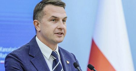 Napięcia na linii rząd-prezydent. Adam Szłapka: "unikać krzykactwa"
