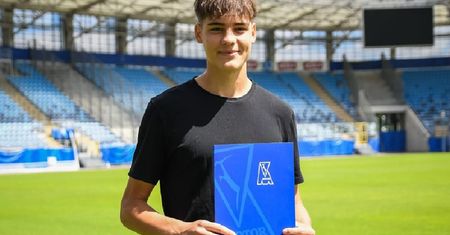 Sebastian Sikora podpisał pierwszy profesjonalny kontrakt z Motorem Lublin