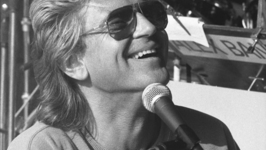 Piosenkarz Zbigniew Wodecki
artysta, ciemne okulary, festiwal, fryzura, KFPP, KFPP Opole, Krajowy Festiwal Polskiej Piosenki, kultura, lata 80, lata osiemdziesi�te, mikrofon, muzyk, muzyka popularna, piosenkarz, PRL, pr�ba, w�osy, XXV Krajowy Festiwal Polskiej Piosenki, Zbigniew Wodecki