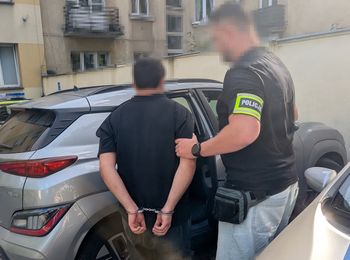 Zaatakowali 25-latka podczas wpłacania gotówki. Zatrzymano 5 Gruzinów