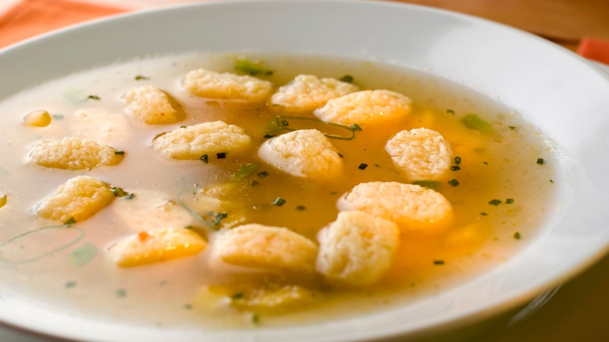 Rosół możesz podać z innym dodatkiem niż makaron czy ziemniaki