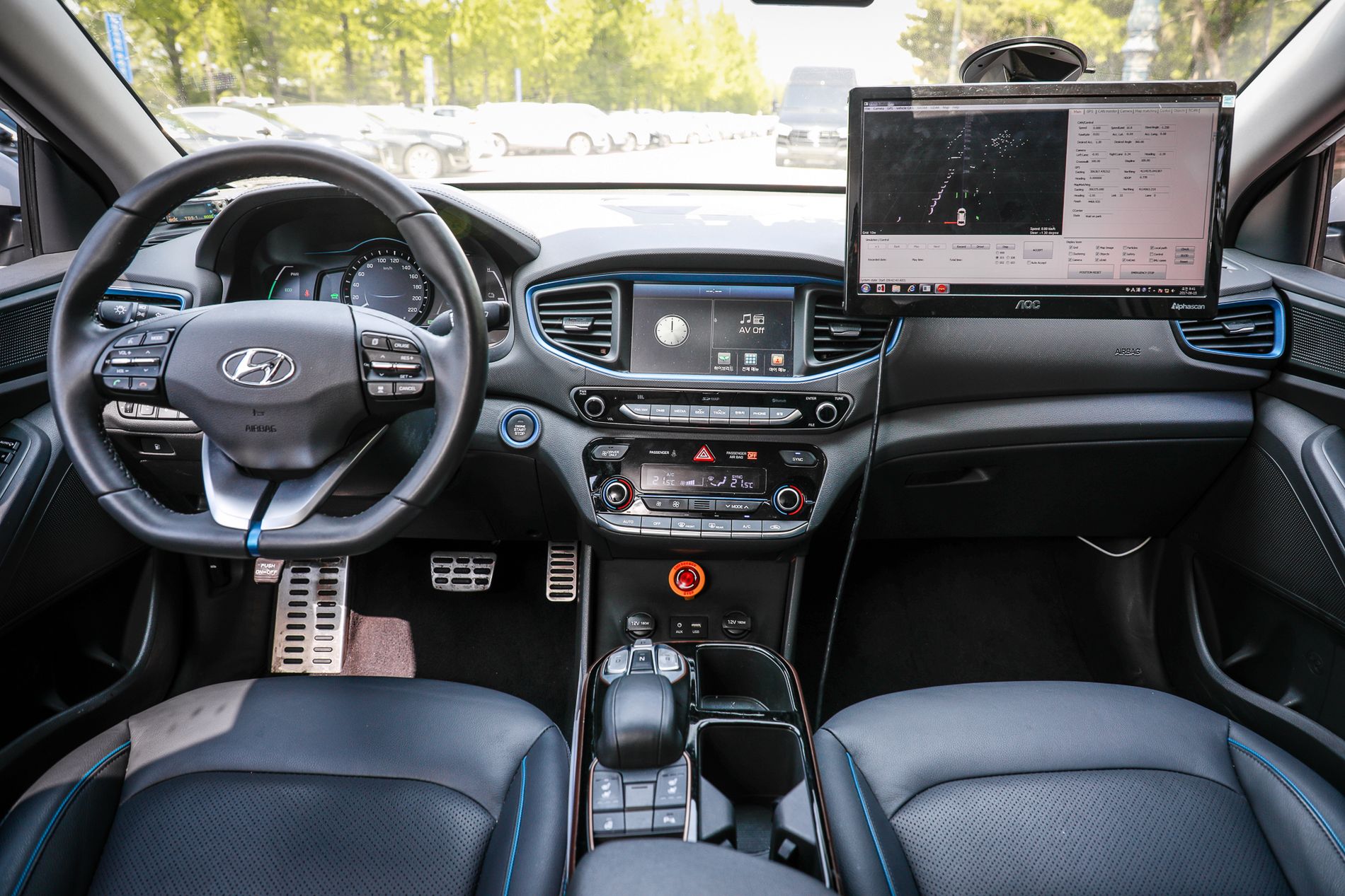 Prototyp autonomicznego Hyundaia Ioniq - wnętrze