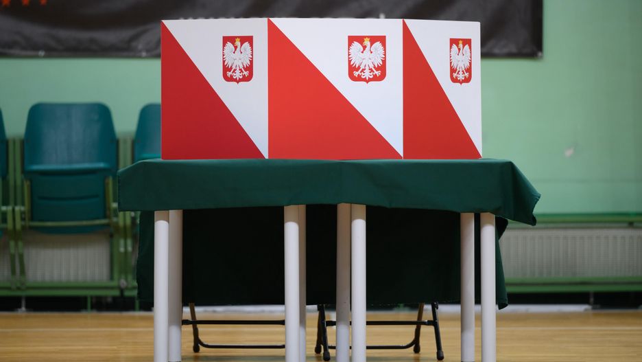 Wybory samorządowe. Kim jest burmistrz? Ile trwa jego kadencja. Kto może kandydować na burmistrza?