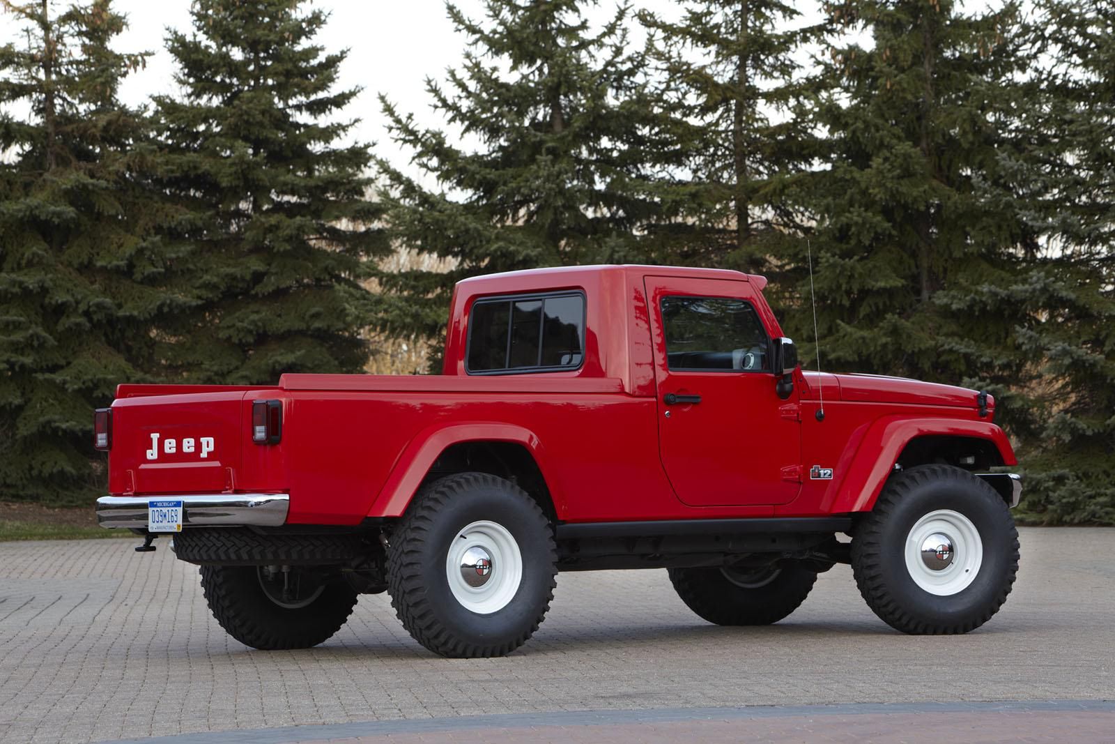 Jeep J-12