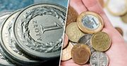Złoty obrywa z każdej strony. Dolar i euro ostro w górę