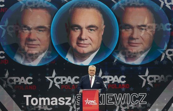 Polski Murdoch z "Republiki". "Jedno słowo Kaczyńskiego i Sakiewicza nie ma"