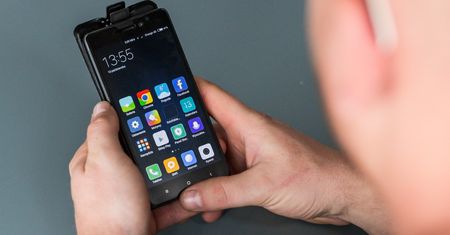 Rośnie liczba ataków z użyciem mobilnego oprogramowania. Uważaj na swój smartfon