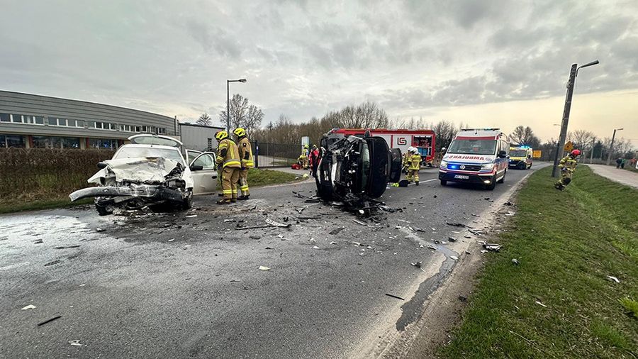 Poważny wypadek pod Sochaczewem. W akcji śmigłowiec LPR