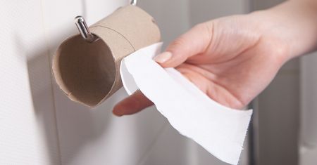 Zerwała z chłopakiem przez papier toaletowy. "Zasługuję na więcej"