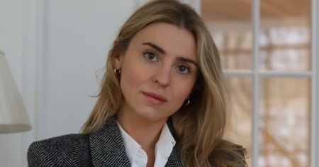 Trudno oderwać wzrok. Jej koronkowe spodnie to majstersztyk